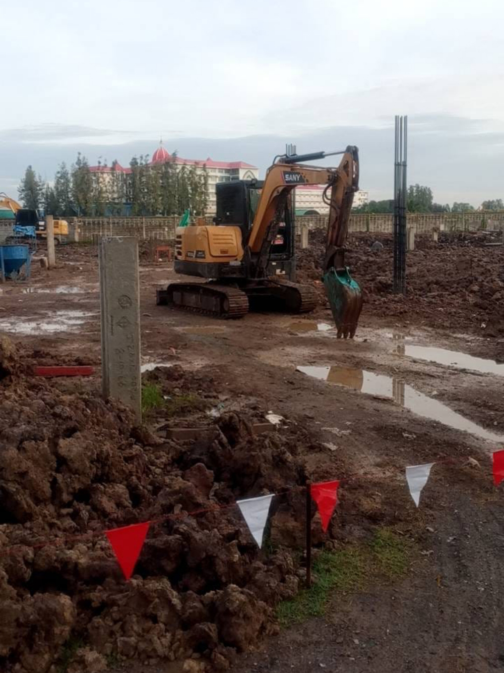 28 - https://ให้เช่าเครื่องจักรก่อสร้าง.com | บริการให้เช่ารถแม็คโคร (PC30, PC60, PC130) และรถหกล้อดั้ม รายวัน/เดือน พร้อมรับเหมางานดินครบวงจร ทั้งขุด ถม เคลียริ่ง ให้บริการในจังหวัดพิษณุโลก พิจิตร อุตรดิด กำแพงเพชร สุโขทัย ประเมินหน้างานฟรี