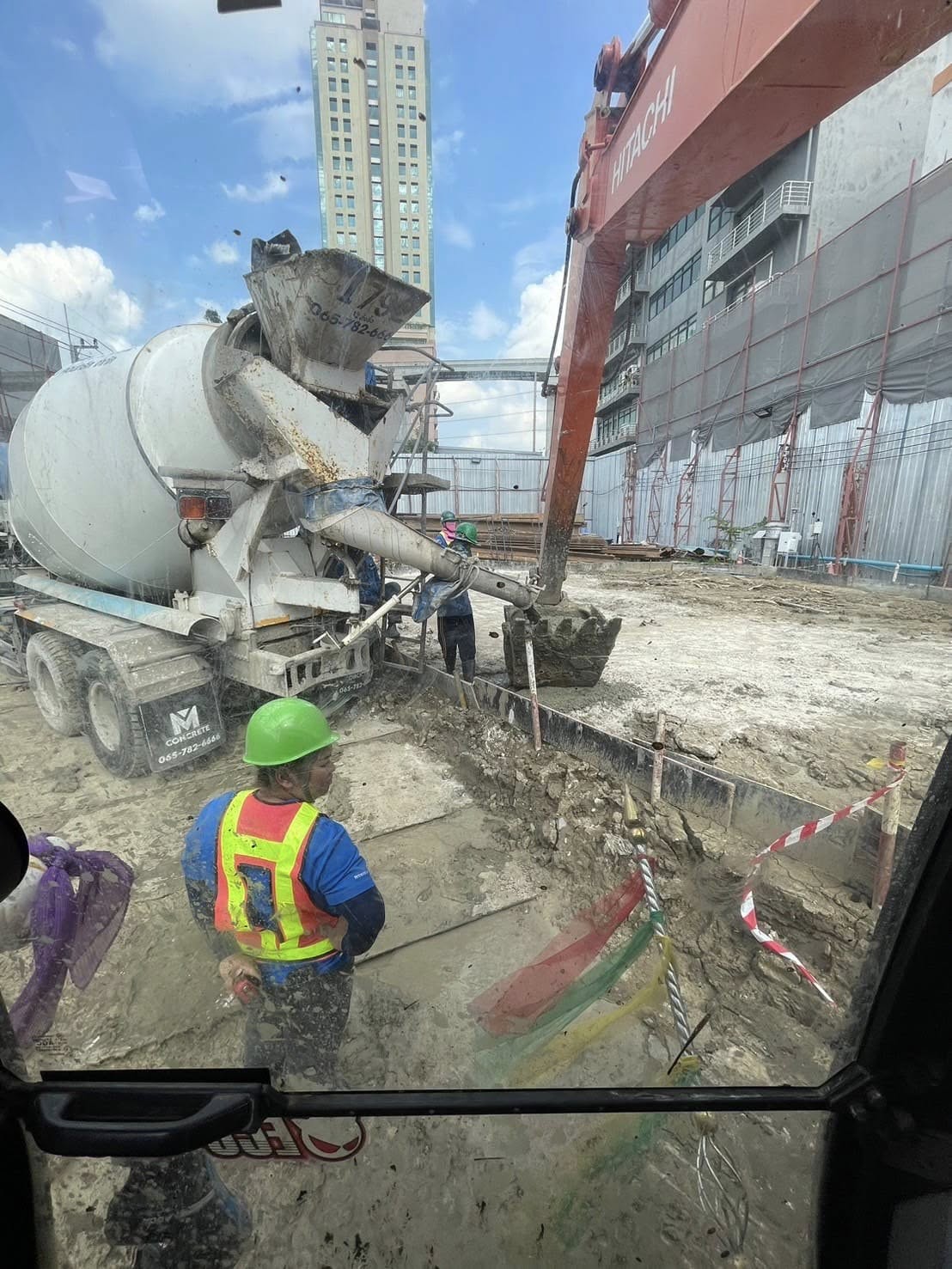 41 - https://ให้เช่าเครื่องจักรก่อสร้าง.com | บริการให้เช่ารถแม็คโคร (PC30, PC60, PC130) และรถหกล้อดั้ม รายวัน/เดือน พร้อมรับเหมางานดินครบวงจร ทั้งขุด ถม เคลียริ่ง ให้บริการในจังหวัดพิษณุโลก พิจิตร อุตรดิด กำแพงเพชร สุโขทัย ประเมินหน้างานฟรี