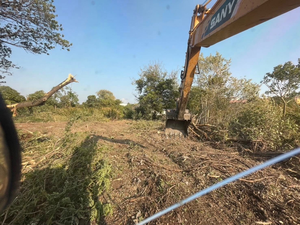 6 - https://ให้เช่าเครื่องจักรก่อสร้าง.com | บริการให้เช่ารถแม็คโคร (PC30, PC60, PC130) และรถหกล้อดั้ม รายวัน/เดือน พร้อมรับเหมางานดินครบวงจร ทั้งขุด ถม เคลียริ่ง ให้บริการในจังหวัดพิษณุโลก พิจิตร อุตรดิด กำแพงเพชร สุโขทัย ประเมินหน้างานฟรี